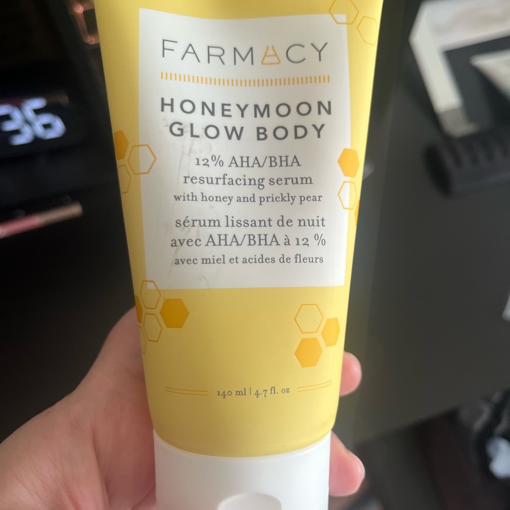 Farmacy Honeymoon Glow Body.